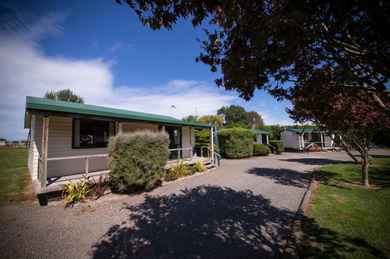 The Clive Hideaway Motel ภายนอก รูปภาพ