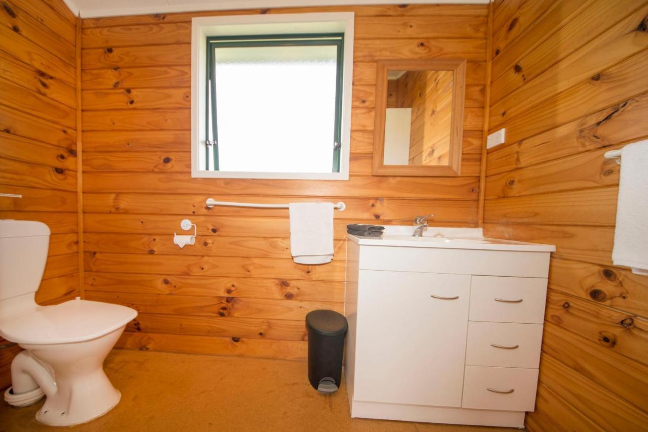 The Clive Hideaway Motel ภายนอก รูปภาพ